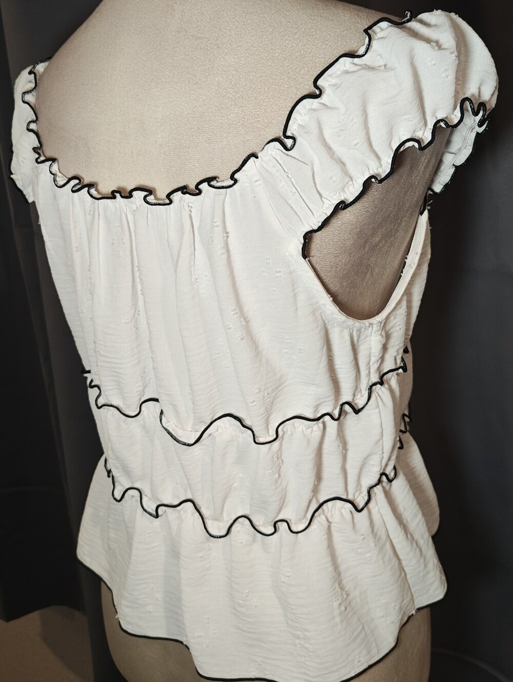 Kirious Los Angeles Cottagecore Maidens Tie Front Top. - Picture 6 of 12